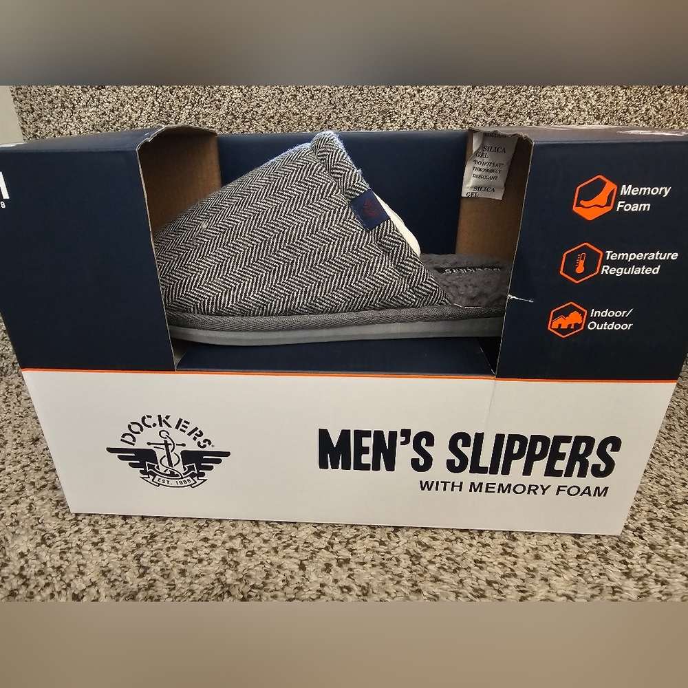Dockers Men's Slippers with Memory Foam